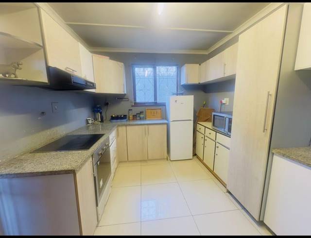3 BEDROOM HOUSE FOR SALE IN NEWLANDS WEST